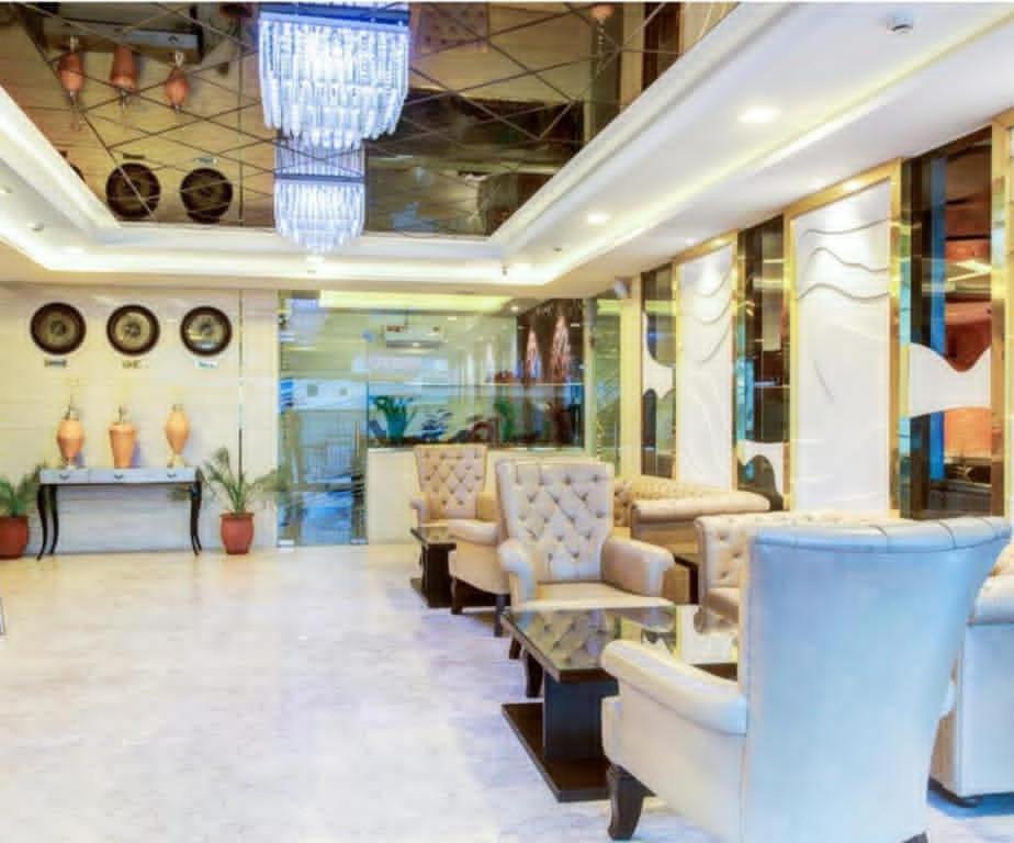 Hotel S C Residency Zirakpur Buitenkant foto