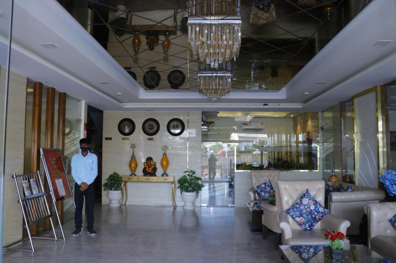 Hotel S C Residency Zirakpur Buitenkant foto