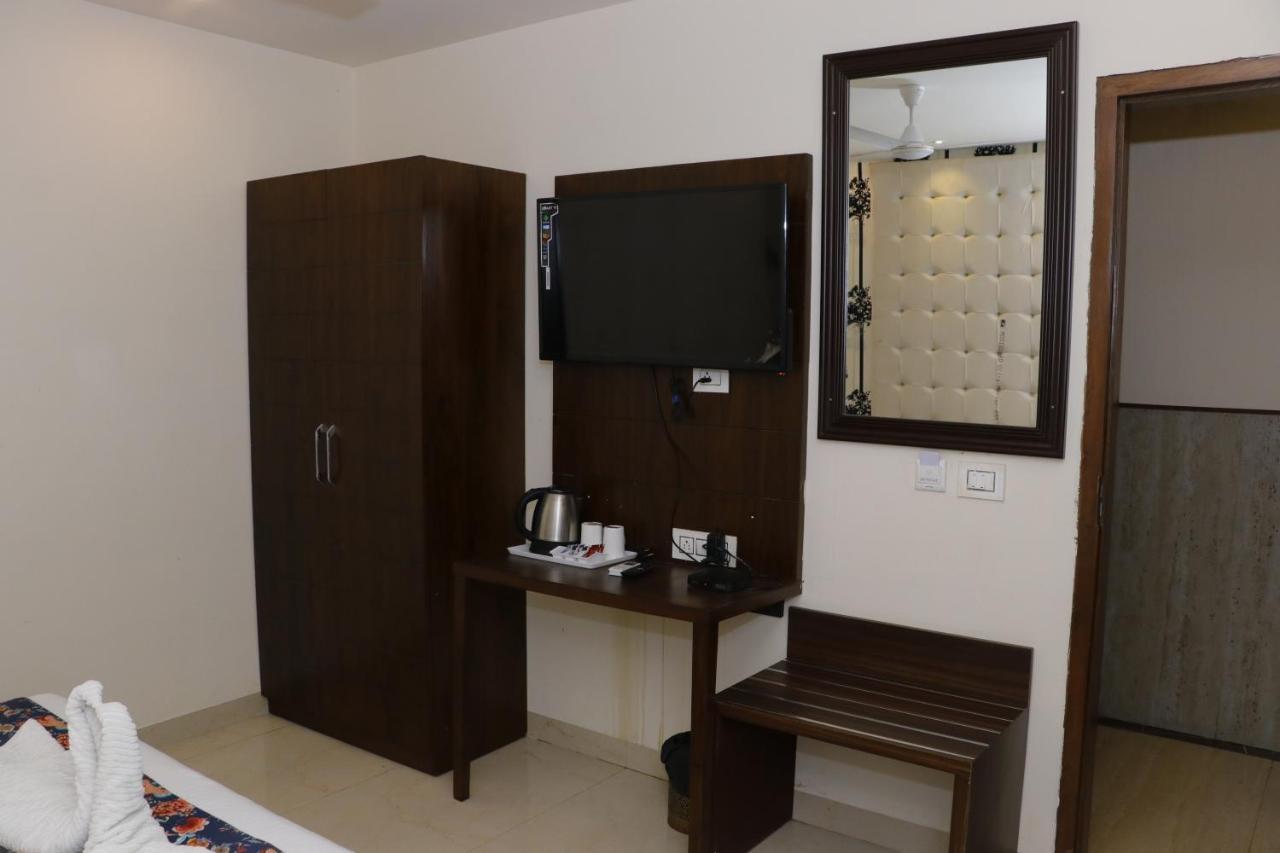 Hotel S C Residency Zirakpur Buitenkant foto