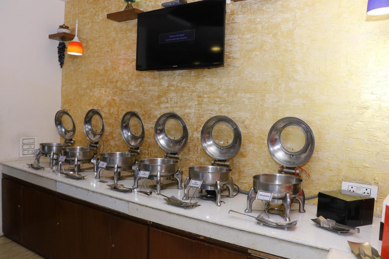 Hotel S C Residency Zirakpur Buitenkant foto