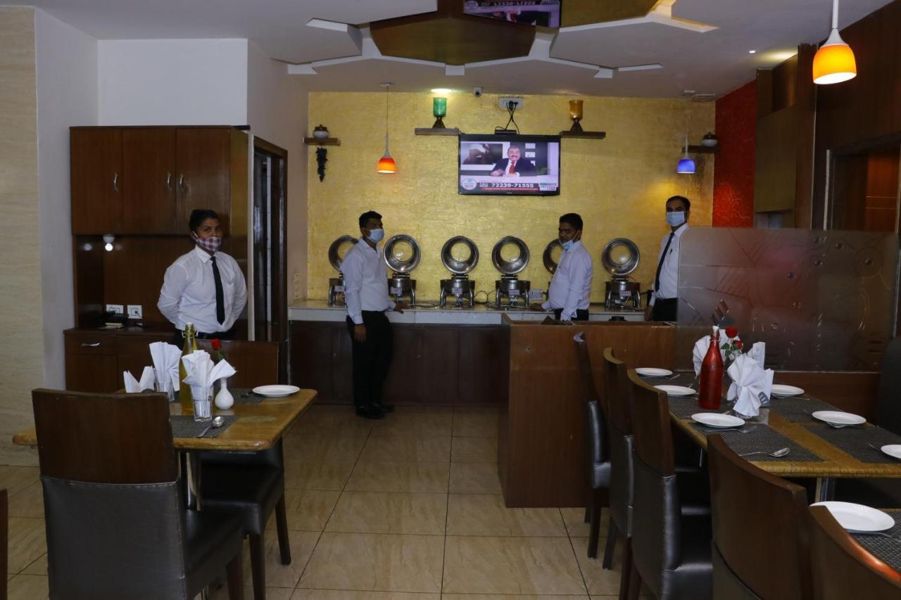 Hotel S C Residency Zirakpur Buitenkant foto